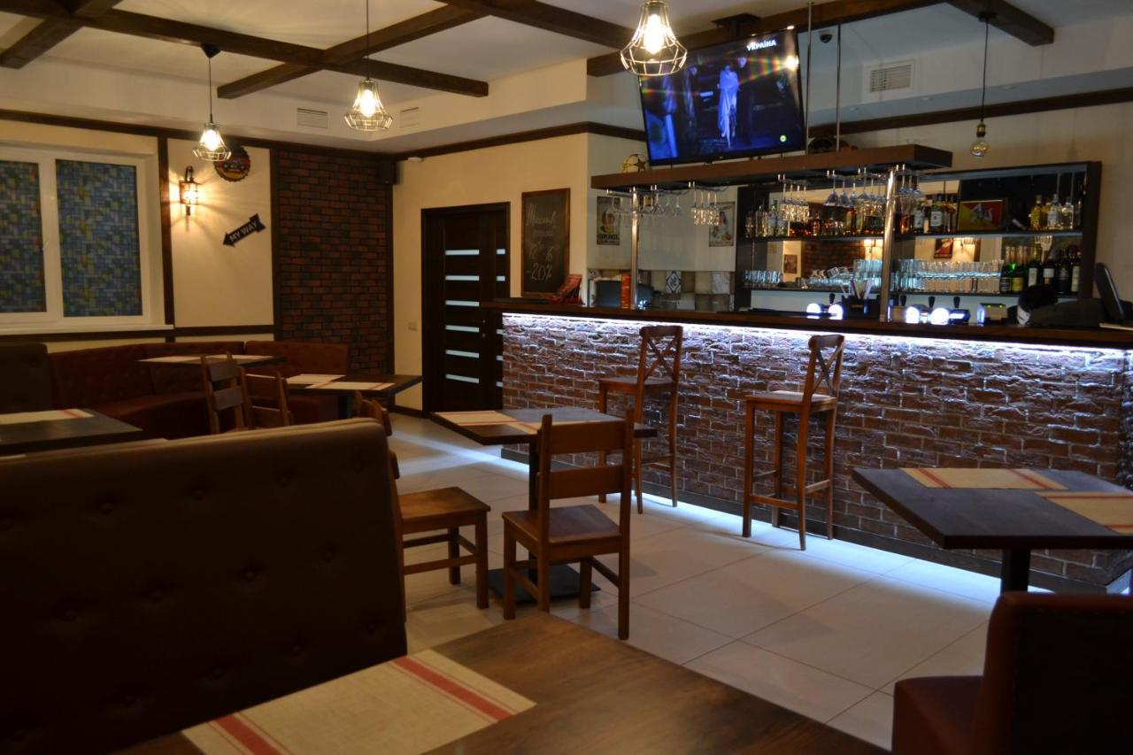 Три Сімки Otel Vışhorod Dış mekan fotoğraf