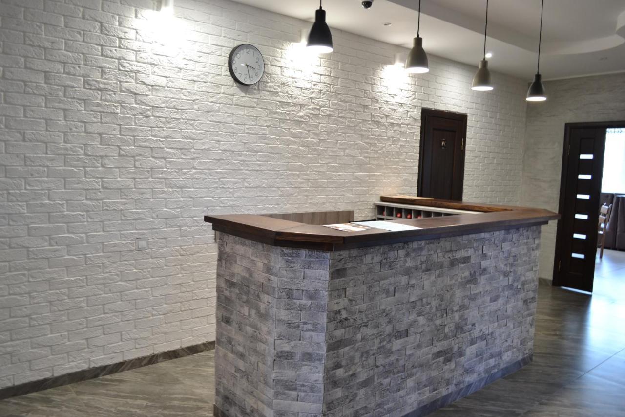 Три Сімки Otel Vışhorod Dış mekan fotoğraf