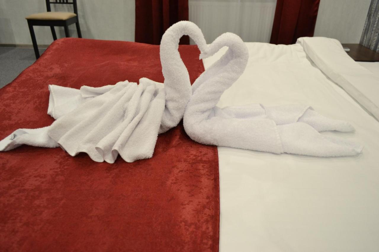 Три Сімки Otel Vışhorod Dış mekan fotoğraf